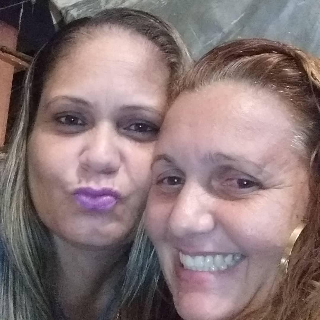 LucieneBianca's tweet photo. Oba chegou o seu grande dia amiga estou aqui para te deseja toda felicidades e tudo de bom neste mundo e q deus te abençoe e ilumine sempre seu grande dia e por muitos e muitos anos e q vc continue essa pessoa maravilhosa e amiga, parabéns amiga e q seu dia seja iluminado.... Bjs https://t.co/Z1BkmyYzS9