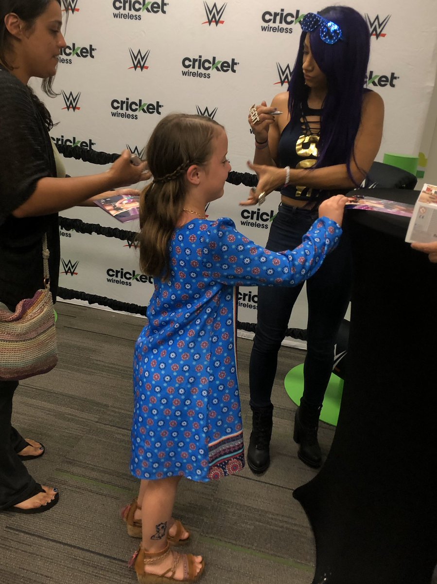 QbGardner06's tweet photo. That moment when my fiancé brought my daughter to meet. @SashaBanksWWE #missingmykid https://t.co/6LDFzHvYEn
