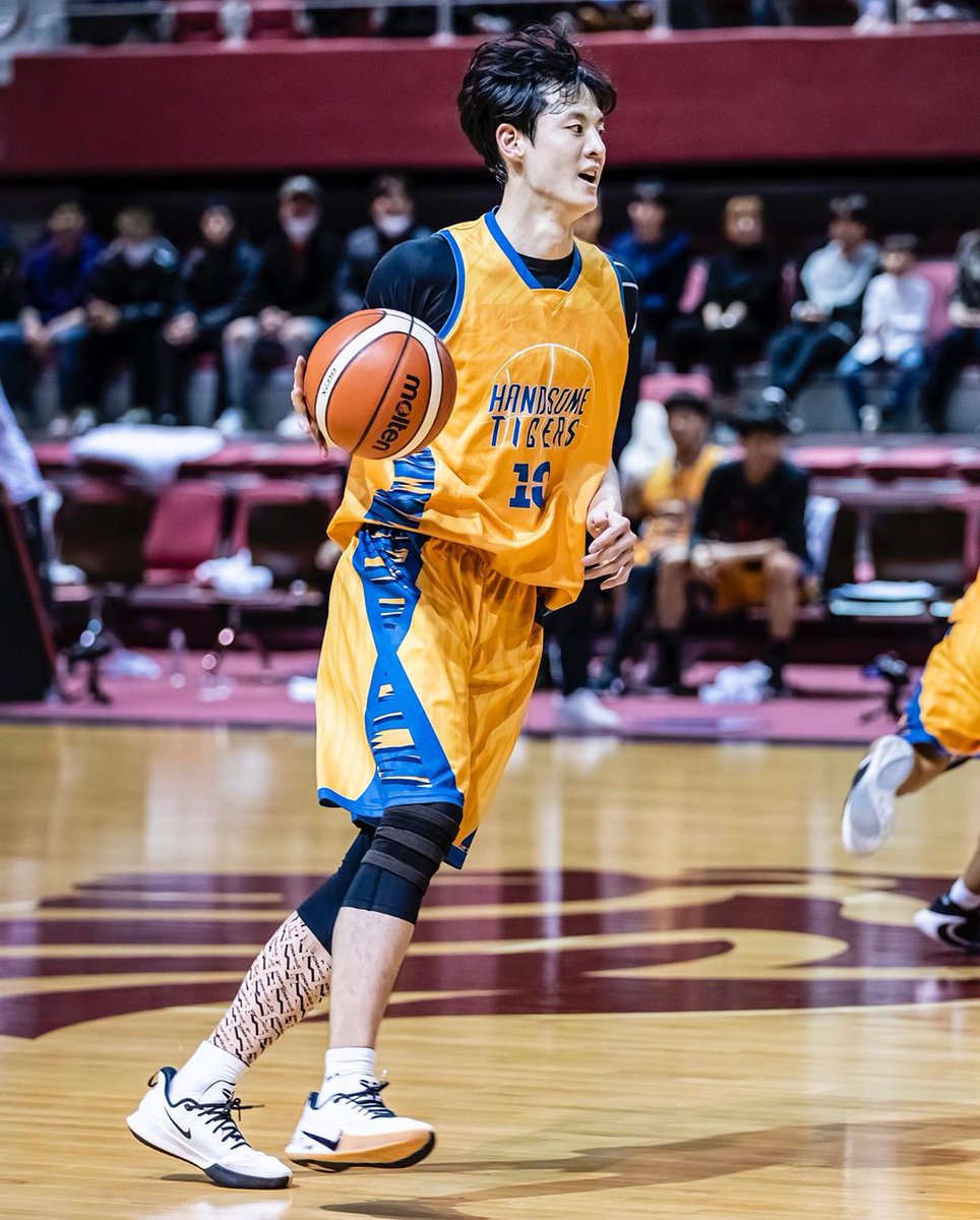 hstiger20's tweet photo. 💛🧡🐯🏀🎂🎉 #Happy_Suinn_Day #문수인 #봄처럼_따뜻한_수인아_와줘서_고마워 #HandsomeTigers #MoonSuinn https://t.co/7Yr7n9oUOm