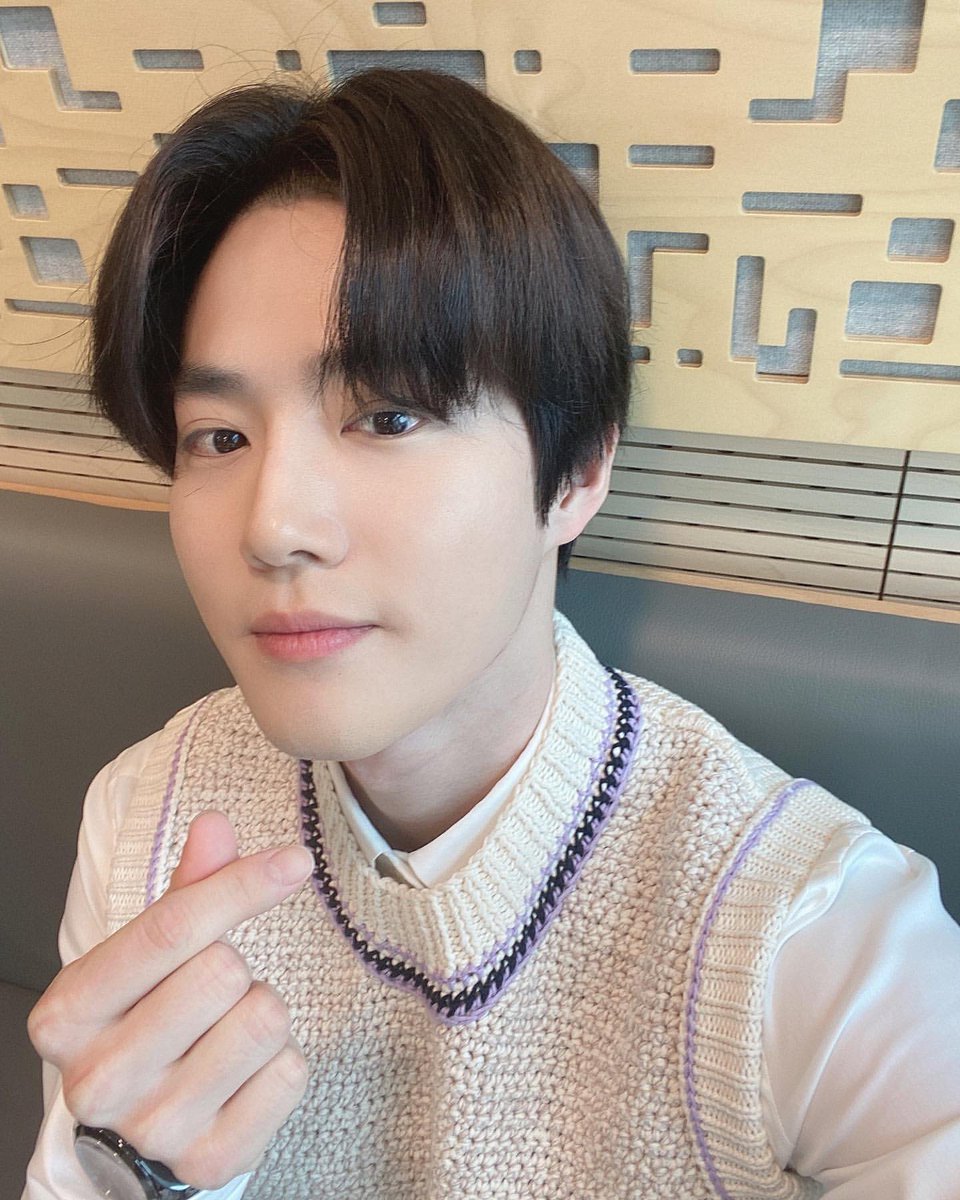 _DDUNION_'s tweet photo. 최파타 셀카는 매번 역대급.. 대박이야ㅠㅠㅠㅠ 

2018                                          2020 https://t.co/Ch1r4powvD