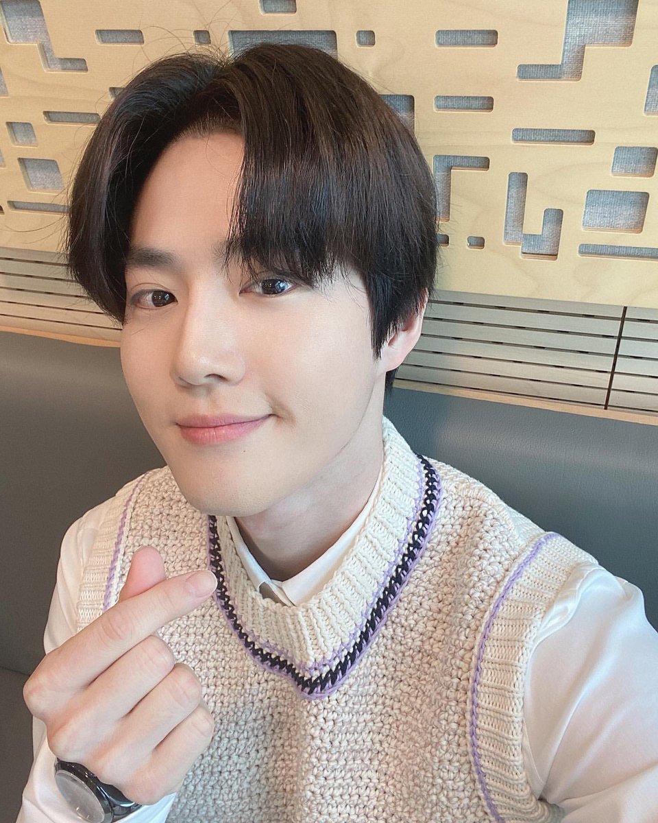 _DDUNION_'s tweet photo. 최파타 셀카는 매번 역대급.. 대박이야ㅠㅠㅠㅠ 

2018                                          2020 https://t.co/Ch1r4powvD