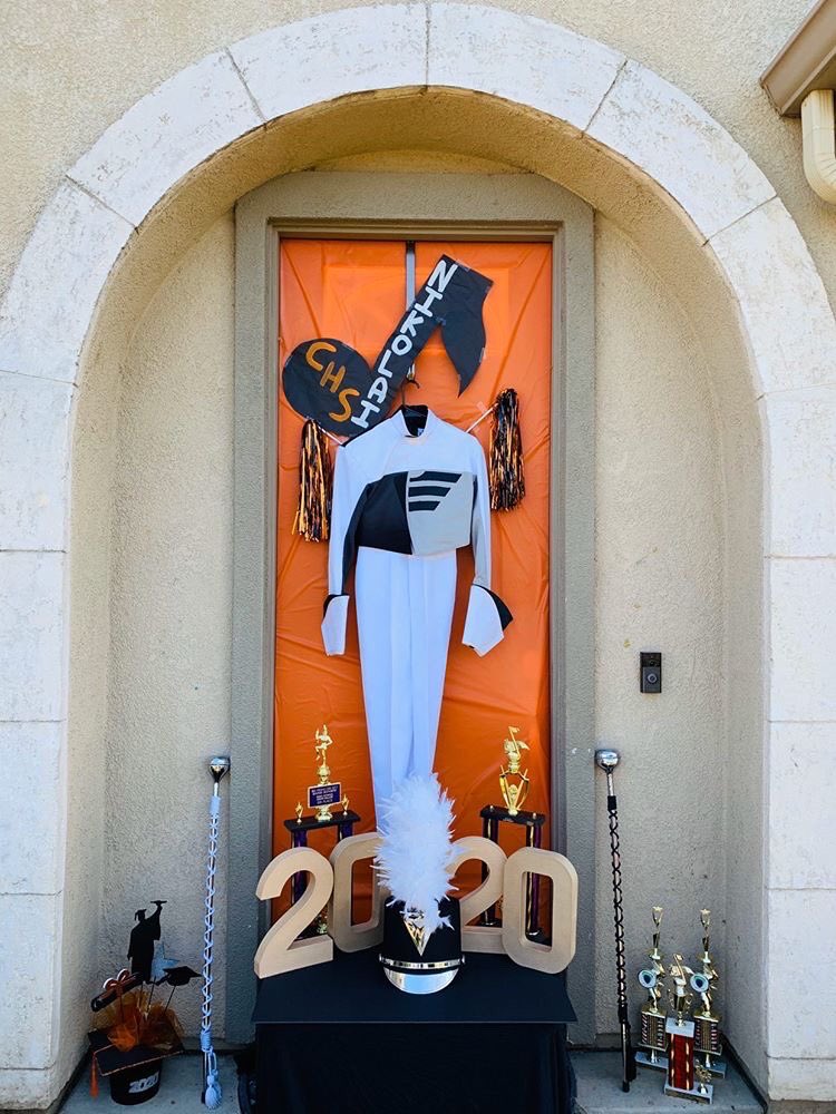 NathalieMGranda's tweet photo. CELEBRATING SENIORS:Hundreds of Central Unified HS students might not have a graduation,but that’s not stopping their parents from celebrating their achievements! Many decorated their doors to honor their class of 2020 seniors.More on the touching tribute tonight at 11 @ABC30 https://t.co/zVmr40rDxX