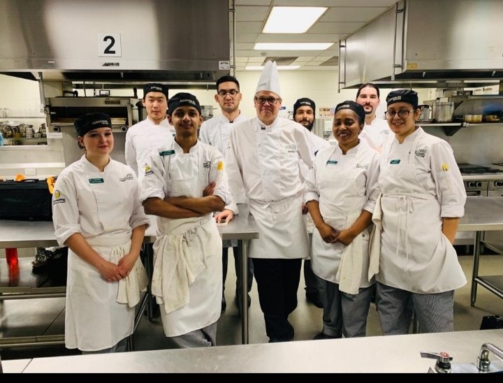 romilchhetri313's tweet photo. A day never ends without a #dessert and we will be happy to put a smile on your face by our #sweet and #delicious desserts🍨 . Special one for vegans💚.
Dine in today at @RestaurantIntl and experience the service of chef of #HOS2131 , @GetCracking . https://t.co/mkbziXaONl