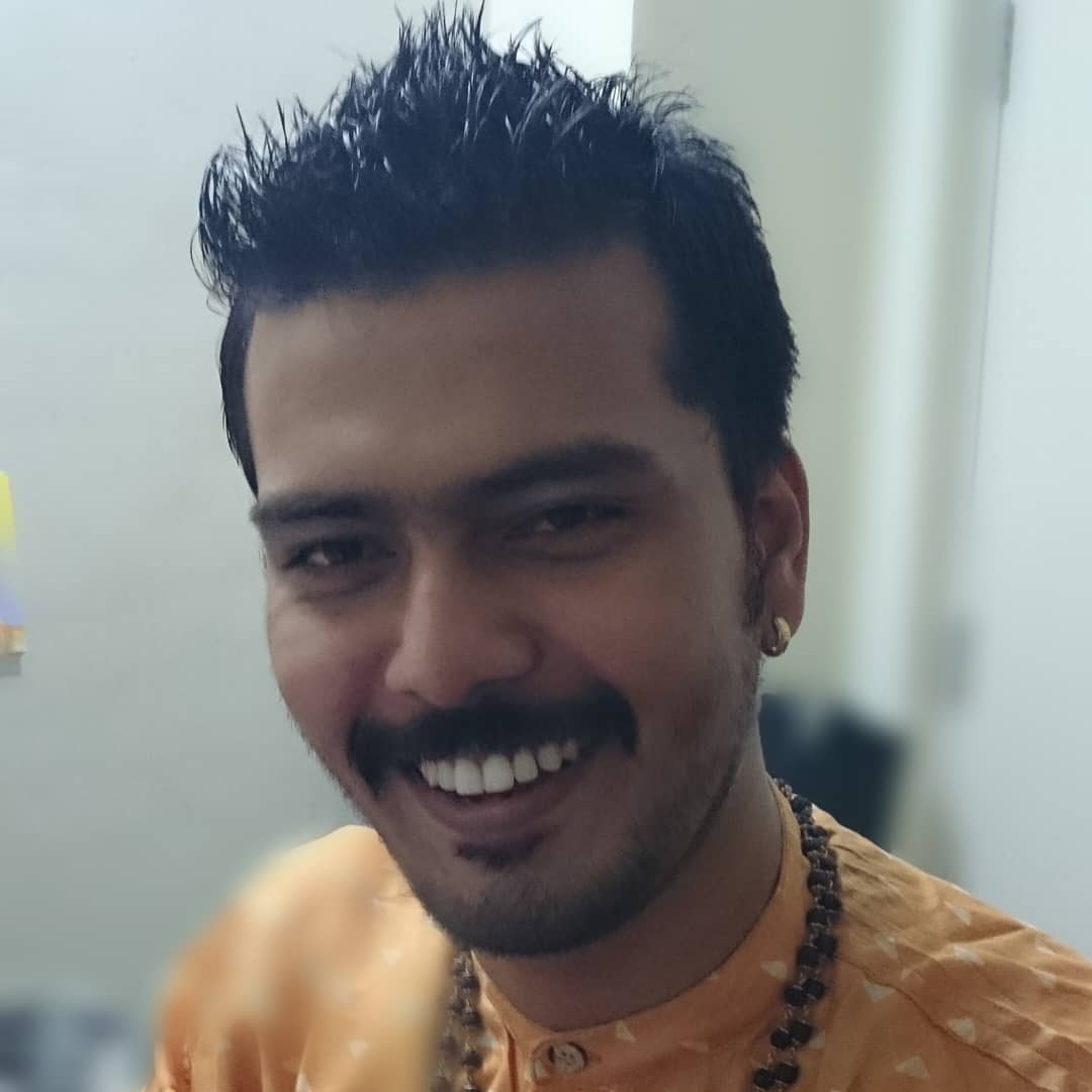 SukhadMunde's tweet photo. #creating #music #stayhome #savelives #relax #enjoy #indian #western #fusion #hairstyle #look #photooftheday #pakhawaj #keyboard #piano #pakhawajlover #sukhadmunde #safetyfirst #indiafightscorona #artistsfightcorona #instaphoto #nocorona #corona #gocorona #nocoronavirus😷 https://t.co/X3eK4KQRuq