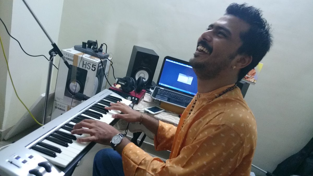 SukhadMunde's tweet photo. #creating #music #stayhome #savelives #relax #enjoy #indian #western #fusion #hairstyle #look #photooftheday #pakhawaj #keyboard #piano #pakhawajlover #sukhadmunde #safetyfirst #indiafightscorona #artistsfightcorona #instaphoto #nocorona #corona #gocorona #nocoronavirus😷 https://t.co/X3eK4KQRuq