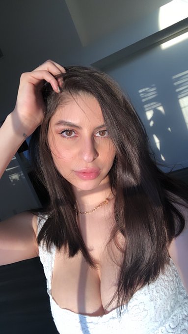 Turn this hoe into a housewife 💍💍 https://t.co/WKZ8jRHclX