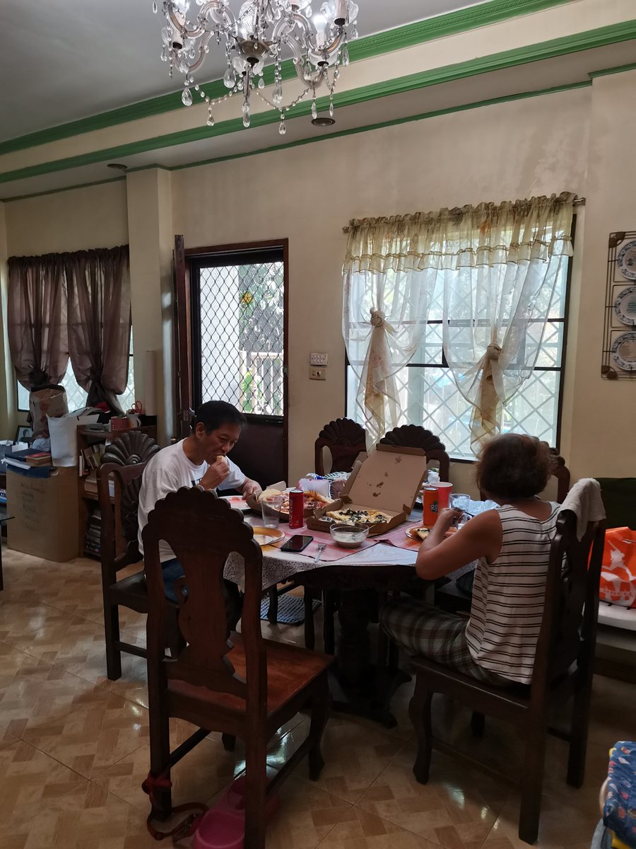 elainelc1318's tweet photo. Yung masaya ako na masaya nanay at tatay ko. Sarap sa pakiramdam. #simplejoysinlife https://t.co/F1b3EH6ur4