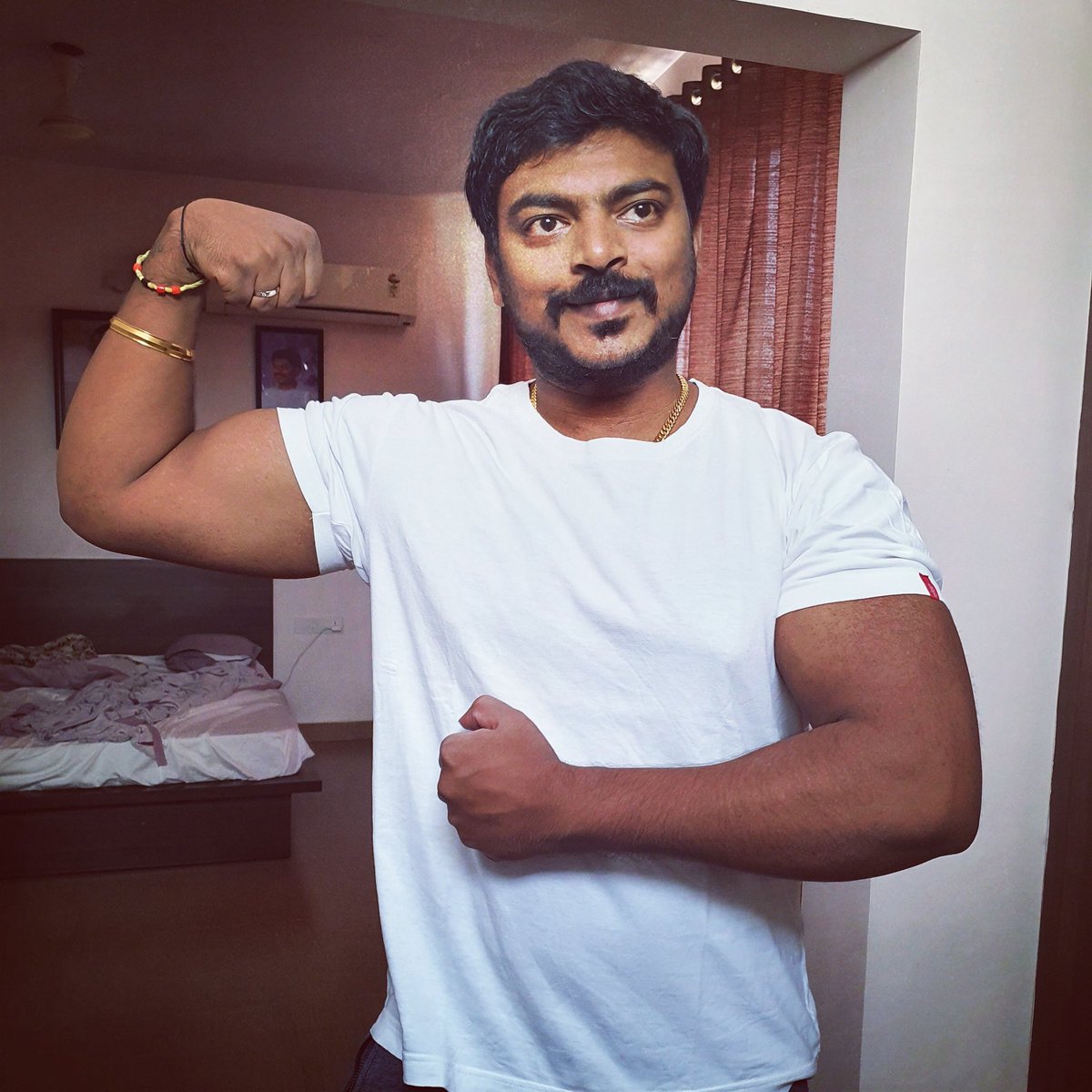 reddyvinu's tweet photo. WORK LIKE HELL AND ADVERTISE
#StayHomeIndia #StaySafe #teamvfa #vfa #vinisfitnessadda #creatyourownyou https://t.co/BBdCM49tgV