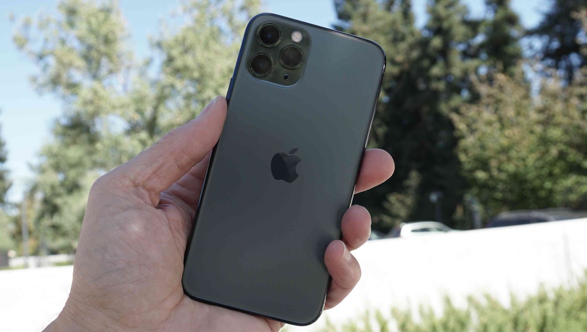 BESTFREEGIVER's tweet image. Giving away a free iPhone 11 Pro green 
1.retweet ,follow this 
2follow @lil_emo_04 and like a retweet this pinned 
3Follow me 
Give away ends in one week!!! Good luck !