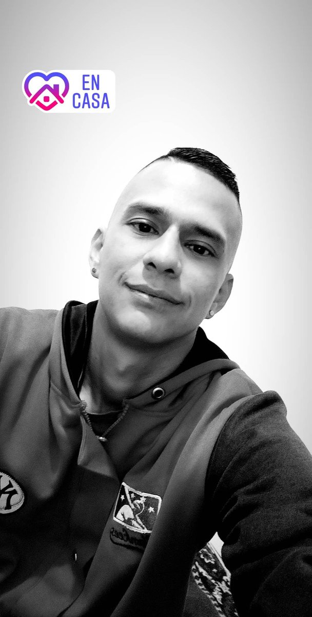 zackyeison's tweet photo. Feliz noche! 🏠 https://t.co/8UjapLyBZs