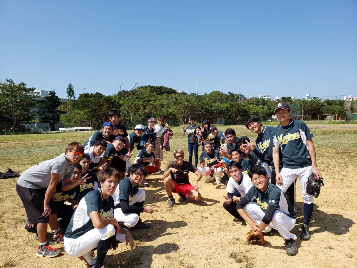 ryudaimarines's tweet photo. 新入生の皆さんようこそ琉球大学へ🌸

琉球大学軟式野球サークル｢琉大マリーンズ｣は、月、金、日曜日に主に琉大グラウンドにて練習しています⚾️ビーチパーティーや��宿など楽しい行事も行っています💙

選手＆マネージャー募集中です🙌 
興味ある方DM待ってます！

インスタもフォローお願いします🌟 https://t.co/6OeBpigcRK