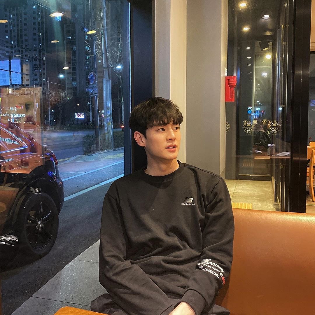 seonhooppa's tweet photo. Just letting you all know that Cookie's Oppa πΆ turned 29 today and his real name is Moon Gyeonginn π€©π€© Hope you enjoy your last year before turning 30s !! I love you Gyeonginn Oppa OUR HANDSOME TIGERS ACE βοΈ
#HappySuinnDay
#HappyBirthdayHSTigersPlayerNo10 https://t.co/IRFFMVekcu