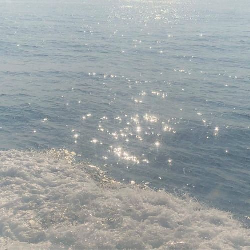 brulajoy's tweet photo. — 𝔸𝕡𝕣𝕚𝕝 𝕨𝕚𝕤𝕙 🕊️.
     ขอให้เดือนเมษานี้เป็นเดือนที่ดีสำหรับทุกคนนะคะ ขอให้ในทุกๆวันที่กำลังจะผ่านเข้ามามีแต่ความสุข ยิ้มเยอะๆ ไม่เจ็บไม่ป่วยดูแลตัวเองกันด้วยนะคะ ขอบคุณคนที่อยู่ด้วยกันและกำลังจะเข้ามาอยู่ด้วยกันไปนานๆน้าาา เช้านี้ก็ขอให้พระเจ้าอวยพรทุกคนค่ะ จุ้บๆ🤍☁️🌷. https://t.co/1GtmhyCMVr