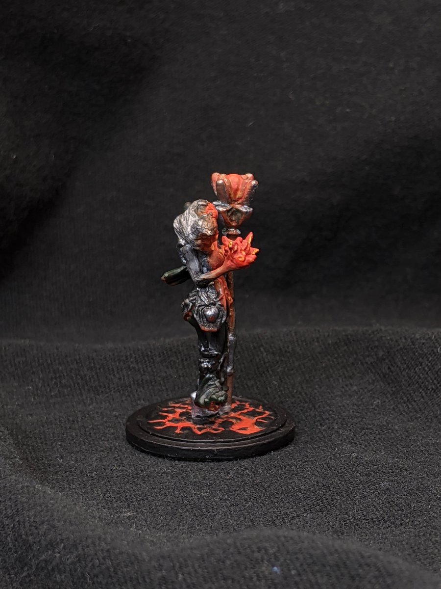 DtgPainting's tweet photo. The Dark Elves pt IV
#miniatures #miniature #art #miniaturepainting #painting #tabletop #hobby #paintingminiatures #handmade #fantasy #dnd #pathfinder #dungeonsanddragons #tabletopgaming #minis #boardgames #nofilter #darkelf #magic #sorceress #glowingeyes #objectsourcelighting https://t.co/IuqkhOoYTU