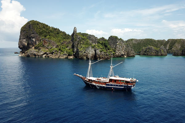 _liveaboards_'s tweet photo. Tell us where is your dreaming of for your next holiday? 💭

Take advantage of the many discount trips around the world at the moment! We want hear from you which destination do you want to go? 😁✨

🌐 https://t.co/TM8N2PD69Y https://t.co/p5fOMqzRjJ