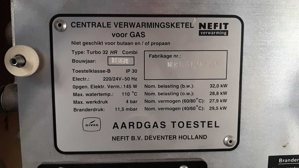 AmiZegel's tweet photo. Onze CV-ketel is weer nagekeken en onderhouden. Kan er weer een jaartje tegen aan. Doet ie al sinds 1991! #Nefit #Deventer https://t.co/u8ruZUsLli