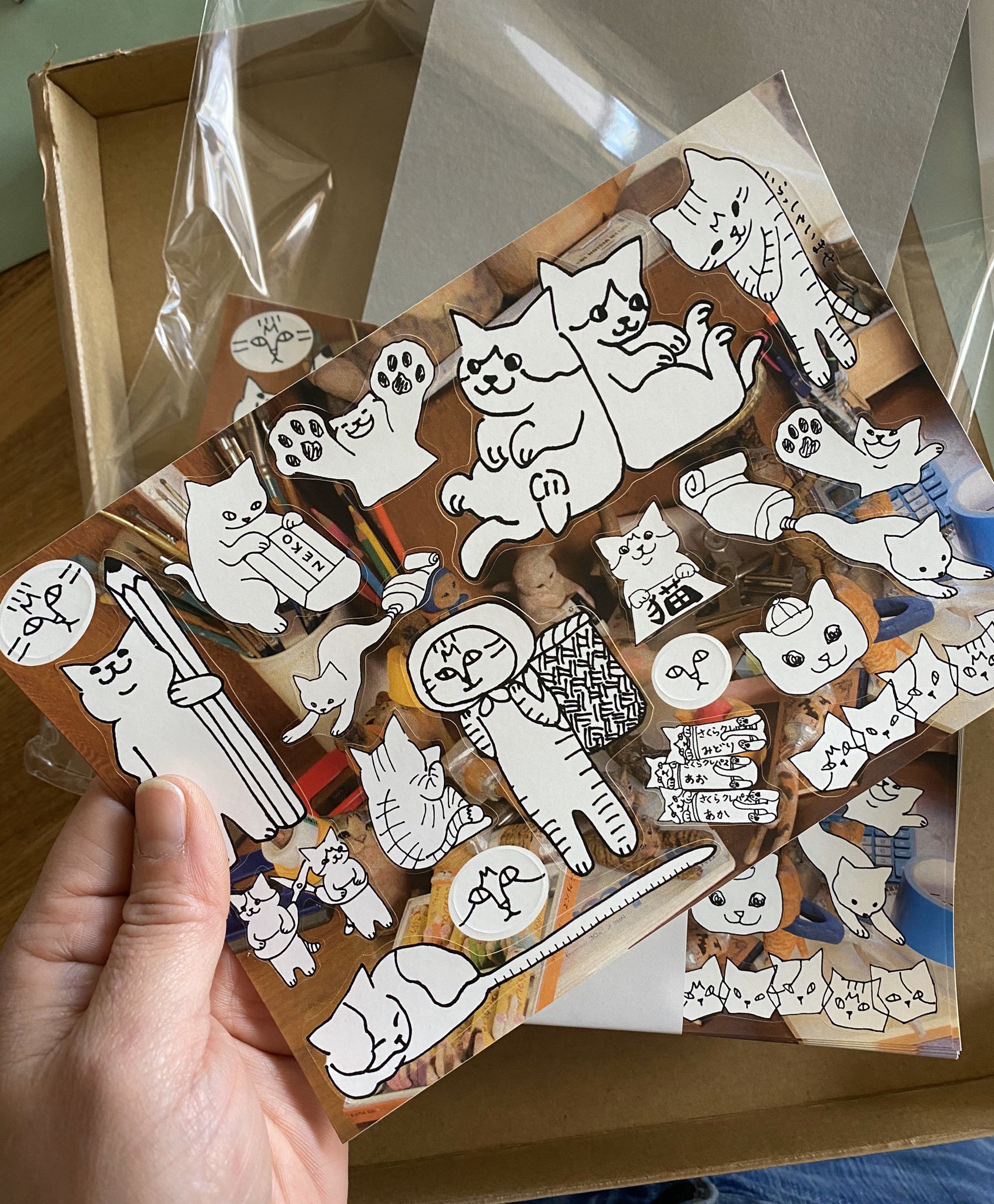 花房さくら 個展 文房具屋はじめました のシールを作りました 4 15 4 21の阪神百貨店梅田本店で販売します 100部限定で 1部五百円で販売予定です じゃじゃじゃーん T Co Vxhxpvsad6 Twitter