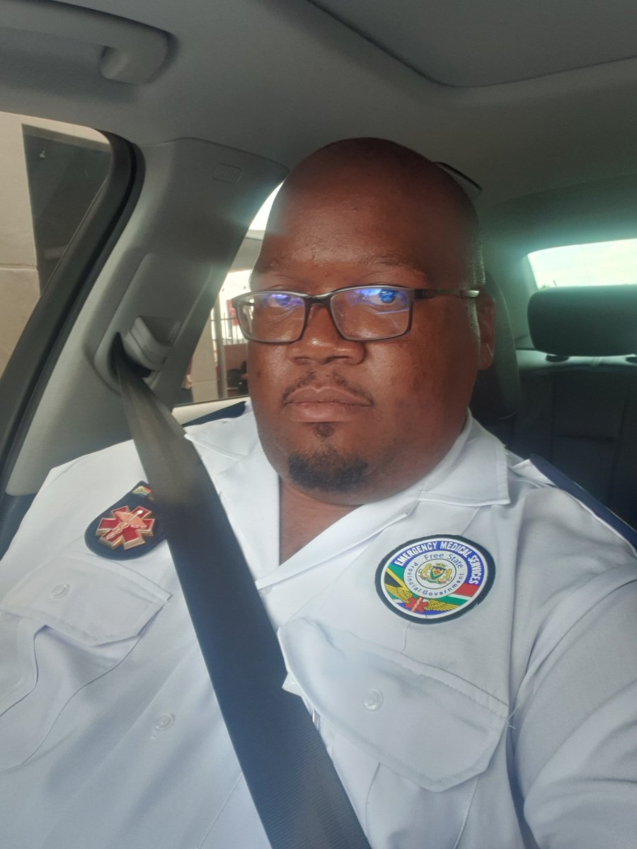 SiphoTowa's tweet photo. @Radio2000ZA @NonalaTose @LonwaboNkohla Off to work in Bloemfontein ... keep the great music coming.
#Covid_19
#EssentialServiceWorker
#StayAtHomeSa
@fs_health https://t.co/R1AeltI9r8