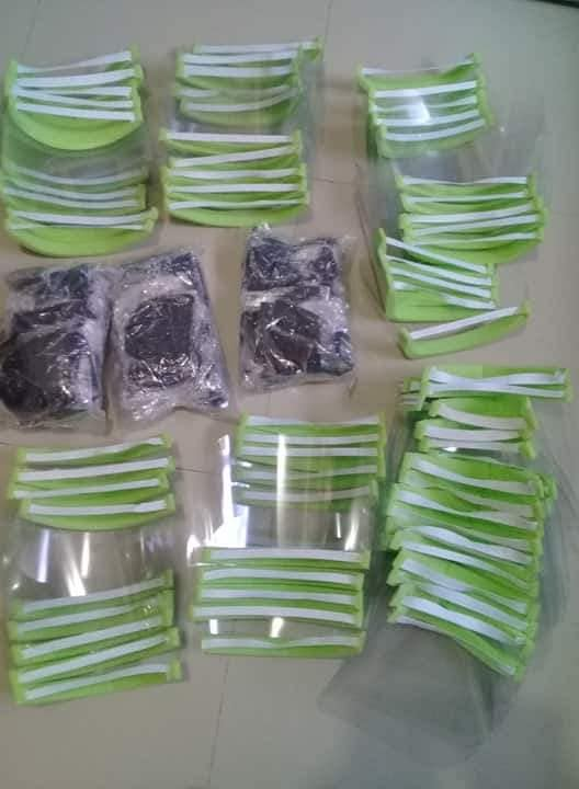 ICPOWCPD's tweet photo. Dr. Muyong, ISAT-U President turned-over to ICPO thru PCAPT Sangrines, C,WCPD/PIO/PCR a total of 70 improvised Face Shields &amp; 110 Face Masks for the deployed personnel of the unit re COVID-19 outbreak.

Thank you so much for the support &amp; may you continue to be a blessing to all! https://t.co/4Ti0r2piKq