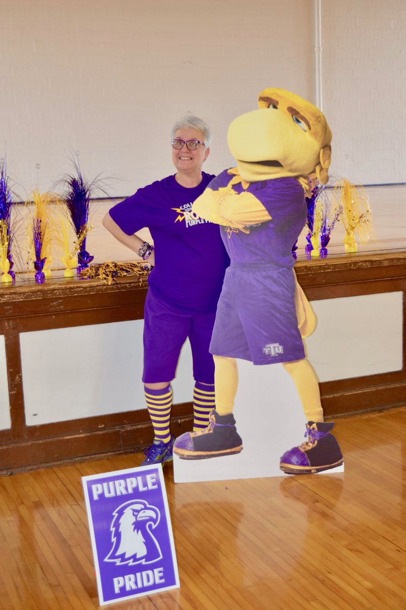 drjuliebaker's tweet photo. We were wrapping up our #TNTechPurplePrideFriday w/ our pal #AwesomeEagle and our #WingsUp. We're proud to be in the College of Ed b/c WE KNOW we have the #BestStudentsAnywhere! 💜💫 #StudyStrong #Spring2020 #YouCanDoIt @drkillman @LisaZagumny @TNTECHCOEDSSC https://t.co/n5r9l6YNrm