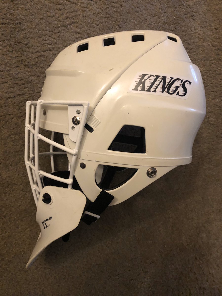 matt_weiler80's tweet photo. My Kelly Hrudey replica is finally completed. I wanted to pay tribute to his L.A Kings debut after coming over from the New York Islanders.  This is a combo you don’t see everyday and Kelly Hrudey was infamous for his combos. #mwgoaliemasksalesandrefurbishing @KellyHrudey https://t.co/aIgvENuUv6