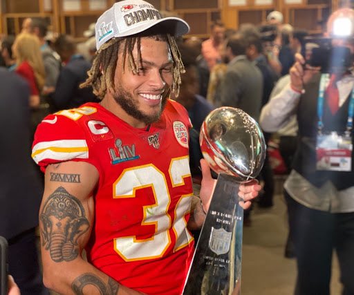 reggieragland's tweet photo. Who dis doe? https://t.co/DGNTlVm8n1