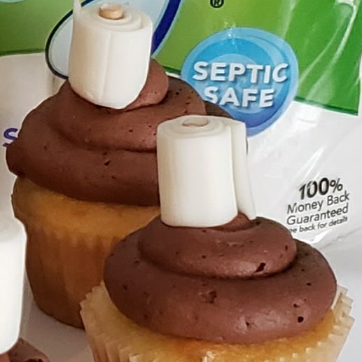 PattiCStyx's tweet photo. #AprilFoolsDay #cupcakes #fondant #bathtissue Inspired by the foolish hoarders last month. When will this end. https://t.co/HXe9Sxxb0h