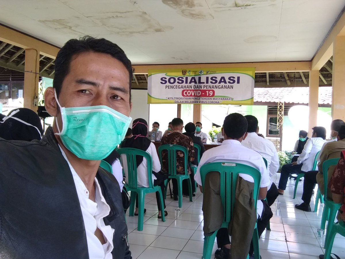 odang_ruswandi's tweet photo. @odang_ruswandi
Sosialisasi pencegahan virus covid 19,oleh Tim Covid 19
@halimiskandarnu 
@anwsanusi
@malik_haramain
@imansyukri
@taufikmadjid71
@fachrilabalado
#RelawanDesaLawanCovid19 https://t.co/9QiSVhz3QB