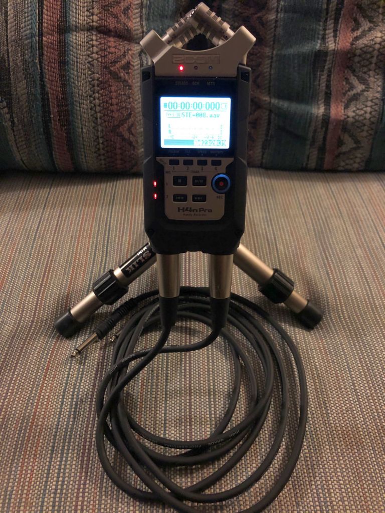 KWHCoaster's tweet photo. Using a great little @SlikUSA #minitripod to secure my @ZoomSound #H4nPRO when recording jam sessions. It keeps the unit from moving around and allows easy control with one hand. https://t.co/A2Td1QFGbo