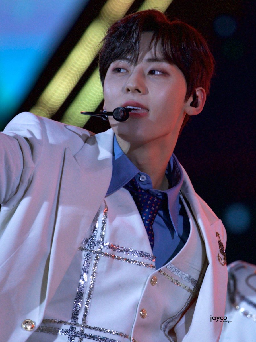 191227 KBS

#뉴이스트 #NUEST #민현 #황민현 #MINHYUN #ミニョン