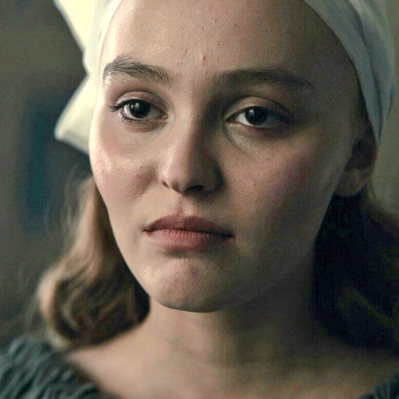 Ok y'all hear me out, Lily-Rose Depp as Ariana Dumbledore.