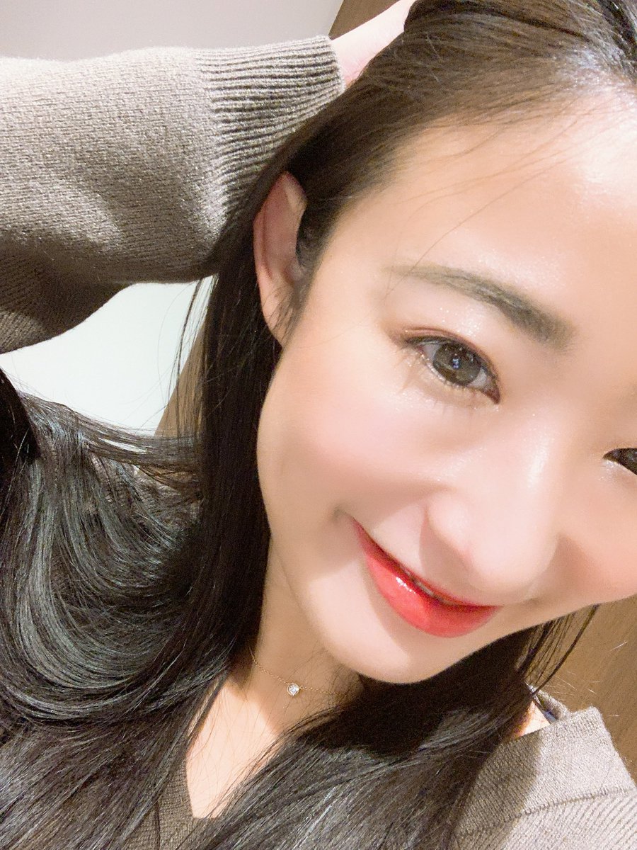 suzusprings's tweet photo. こんにちは！
雨ですねー🥺
新年度も始まるのでまた心機一転☺️❤️
昨日からサンプルも解禁してもらって
皆様の反応を感じられて嬉しいです☺️⭐️

你看样品了吗？？☺️&amp; 谢谢你的点赞❤️

คุณดูตัวอย่างหรือไม่？ขอบคุณสำหรับการซื้อ❤️！ https://t.co/m1S6zshoKY