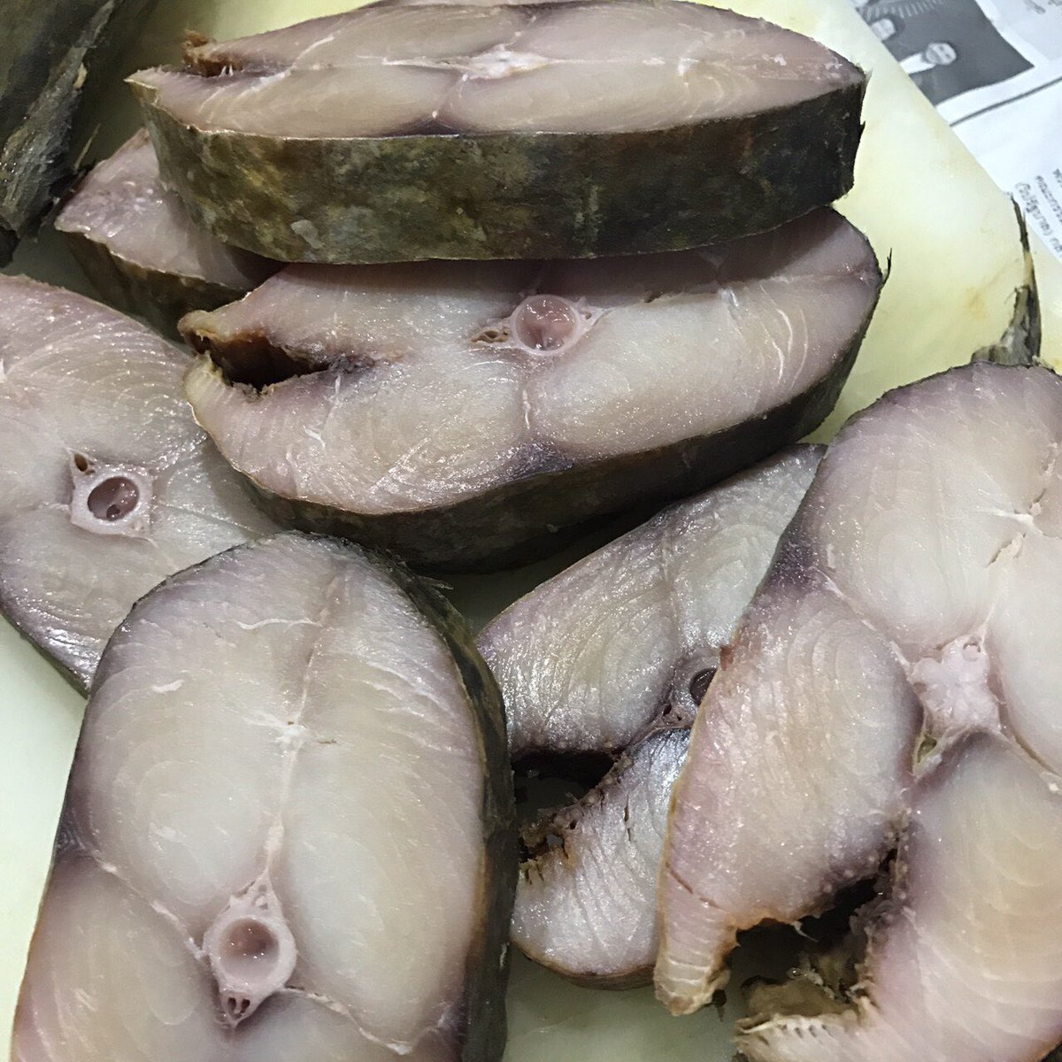 punwajay's tweet photo. วันนี้มี๊มี ... ปลาอินทรี 🐟 ส่งตรงจากแดนใต้ ....มานำเหนอออ มี 2 แบบนะคะ 
1. ปลาอินทรีเค็ม 👉🏻👉🏻  ครึ่ง กก. 350 บาท
2. ปลาอินทรีแดดเดียว 👉🏻👉🏻 ครึ่ง กก. 320บาท

แชร์วนไปปปป แชร์กันเยอะ ซื้อกันเยอะ มี๊ก็แจกเยอะนะ ❤️ 
#ปลาอินทรีมี๊ทำเอง #ฝากร้าน #อร่อยบอกต่อ https://t.co/fFtJl6Vreq