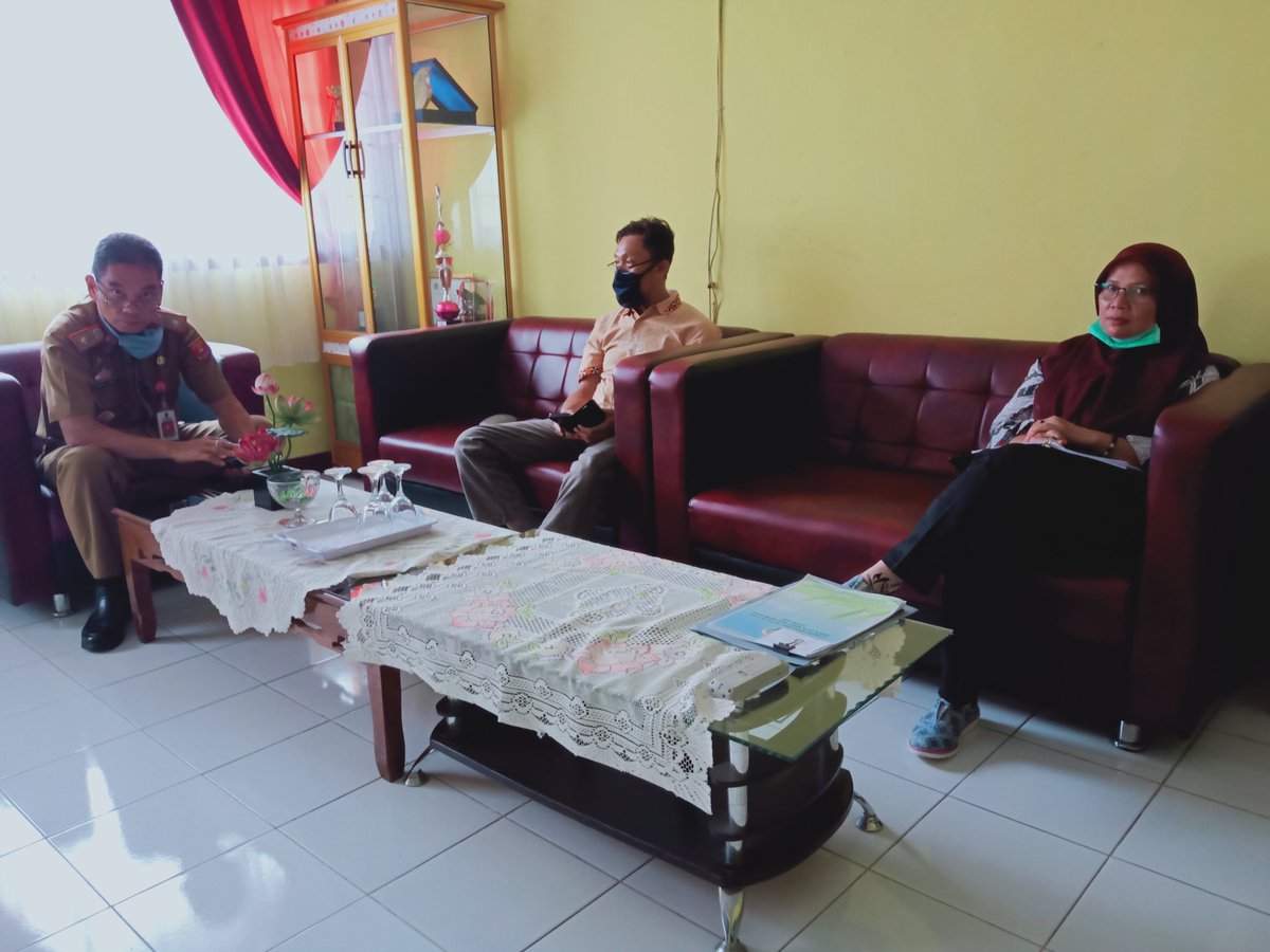 Koordinasi dengan Kadis, terkait pencegahan penyebaran wabah COVID 19
#RelawanDesaLawanCovid19
<a href="/halimiskandarnu/">ABDUL HALIM ISKANDAR</a> 
<a href="/anwsanusi/">Anwar Sanusi</a>
<a href="/malik_haramain/">malikharamain</a>
<a href="/imansyukri/">Iman Sukri</a>
<a href="/taufikmadjid71/">IG : taufik.madjid</a>
@fachrilabalado