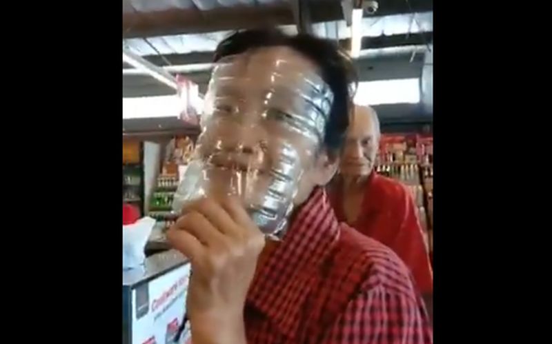 Belanja Sembako Pakai Masker Botol Pastik, Emak-Emak Ini Viral

loveindonesia.com/viral/en/news/…