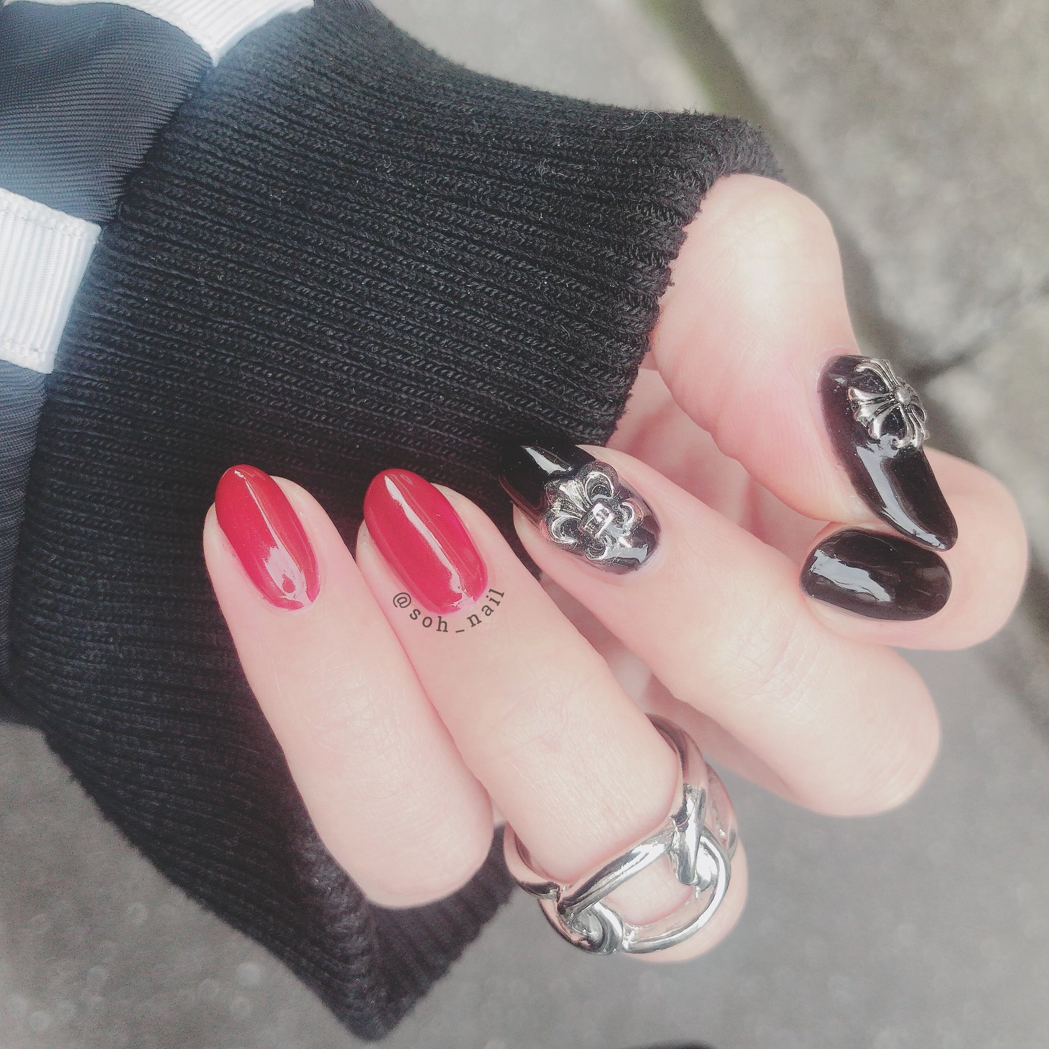 Soh ネイル垢 在 Twitter 上 New My Nail 4月 ˆoˆ 前回の春らしいネイルはどこへやら 替えたては好評だったし気に入っていたのに髪色や普段の服装と合わなさ過ぎて思い立ったが吉日 クロムパーツ使いたかったから満足っ 髪色とお揃いの赤黒 セルフ