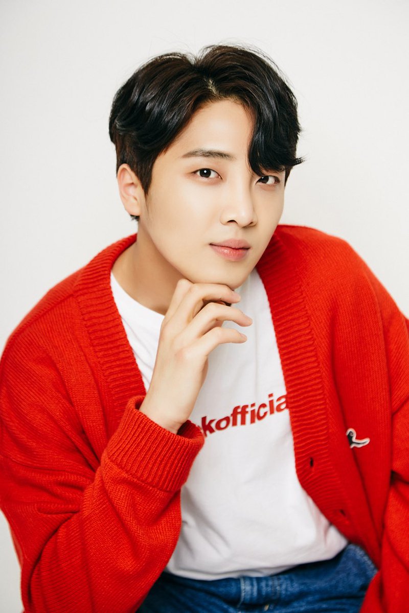 romeosingapore's tweet photo. [TRANS // INTERVIEW] 200401 Hwang Yunsung, “Learnt about life through Mister Trot, Idol →Trot Turning Point” Part 1

https://t.co/ule59csSUy

#Yunsung #HwangYunsung #ROMEO #MisterTrot #윤성 #황윤성 #미스터트롯 #윤짱 #로미오 #romeosgtrans @teamct_romeo @yun_official https://t.co/zIQBF2AKr6