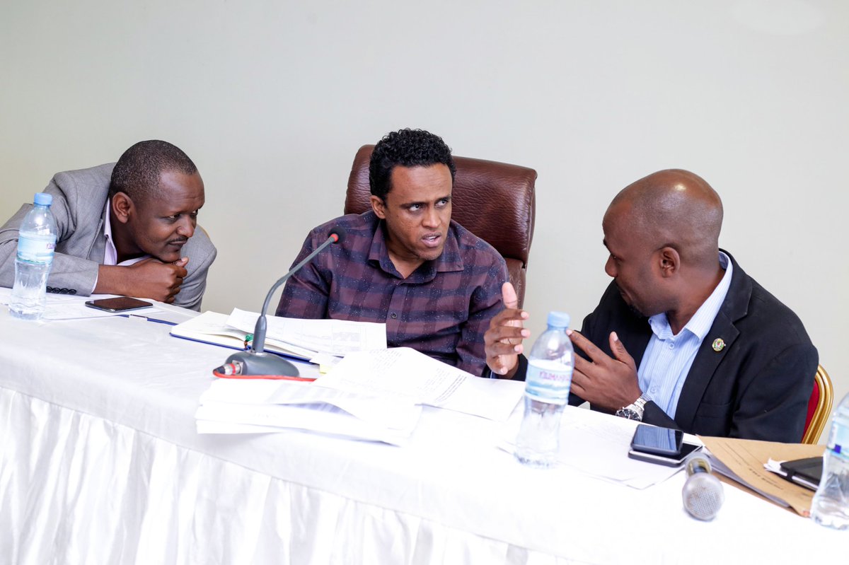 HusseinBashe's tweet photo. Tukiwa katika Kikao cha vyama vya ushirika wa mazao ya Korosho Pamba na Tumbaku,

Tumejadiliana namna Gani tutajenga ushirika Imara ambao haumnyonyi mkulima kuanzia ngazi ya chini,
Mfumo utakaofanya ushirika urejeshe  heshima ya mkulima. https://t.co/lVdiWvZGfT