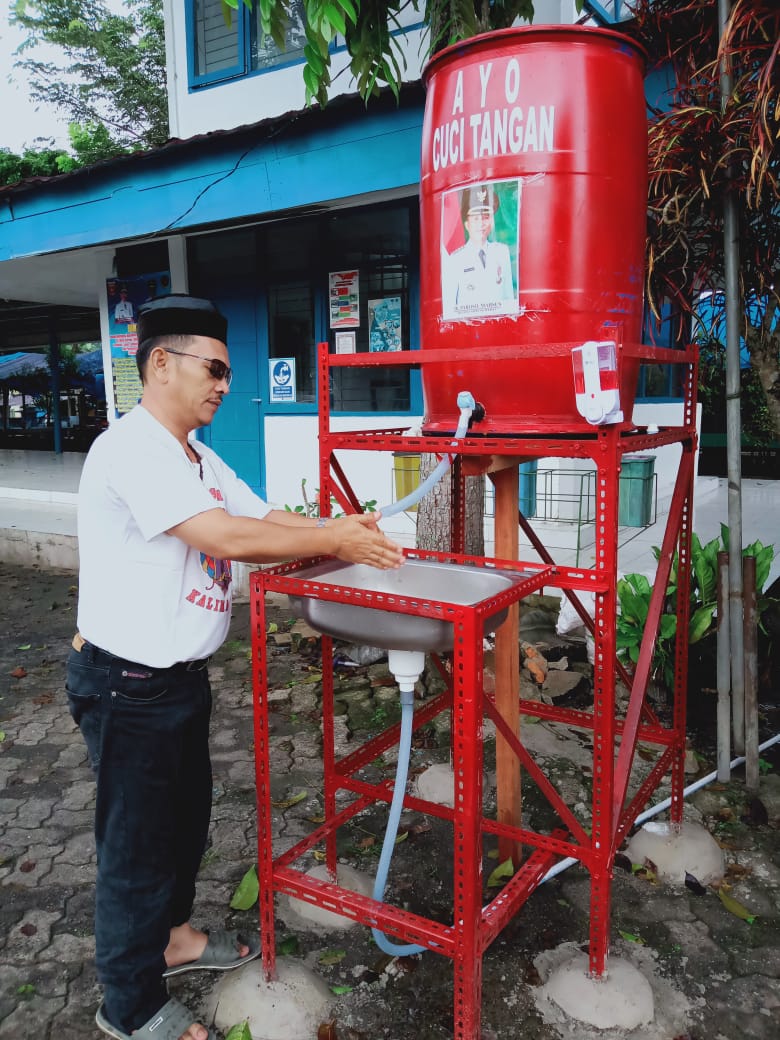 Kami TPP Lambar melakukan sosialisasi Covid19.
*#RelawanDesaLawanCovid19*
<a href="/halimiskandarnu/">ABDUL HALIM ISKANDAR</a> <a href="/anwsanusi/">Anwar Sanusi</a>
<a href="/malik_haramain/">malikharamain</a> <a href="/imansyukri/">Iman Sukri</a>
<a href="/taufikmadjid71/">IG : taufik.madjid</a> @fachrilabalado