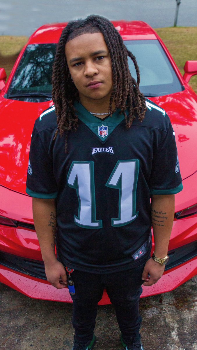 FBB_AJ's tweet photo. Its a Money🌍 and im screaming 🖕🏽 being broke #FBB 🦍💯 #LLBOP #LLRED 💔💔 https://t.co/Oir0Kn1sdl