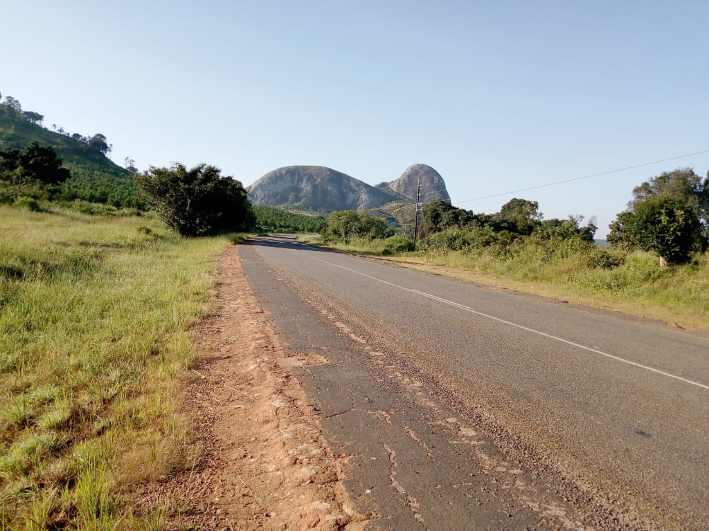 ulalomw's tweet photo. Morning Views!
On the way to install computers at Ng'ombechinda Community Day Secondary School.
The Computers will enable hundreds of students to acquire digital skills and have access to important education resources.
@TuringTrust @SMtumbuka @Timothy30129002 https://t.co/o5pNVU5pcy