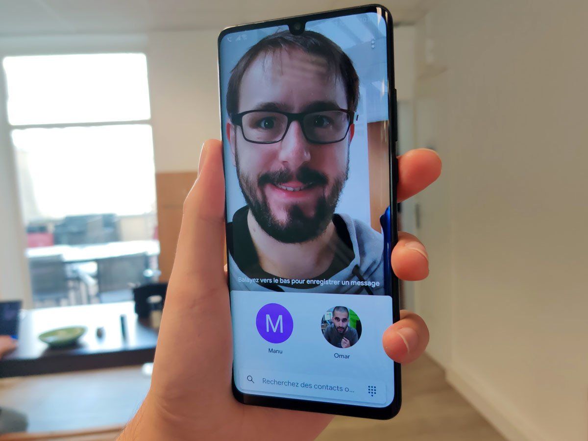 Frandroid's tweet photo. Google Duo permet désormais les appels jusqu'à 12 personnes, idéal pour le confinement  👉 https://t.co/jGs5xoMsFx https://t.co/PCHYmMCsnf
