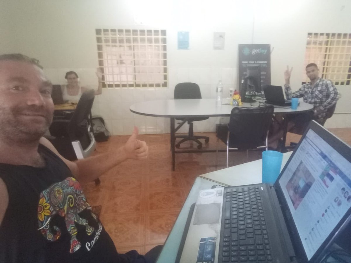 Nuestro #coworker Álex nos manda esta foto desde AngkorHub SiemRiep en Camboya!!! #soyerranTe #erranTesporelmundo Cuídate!!!!