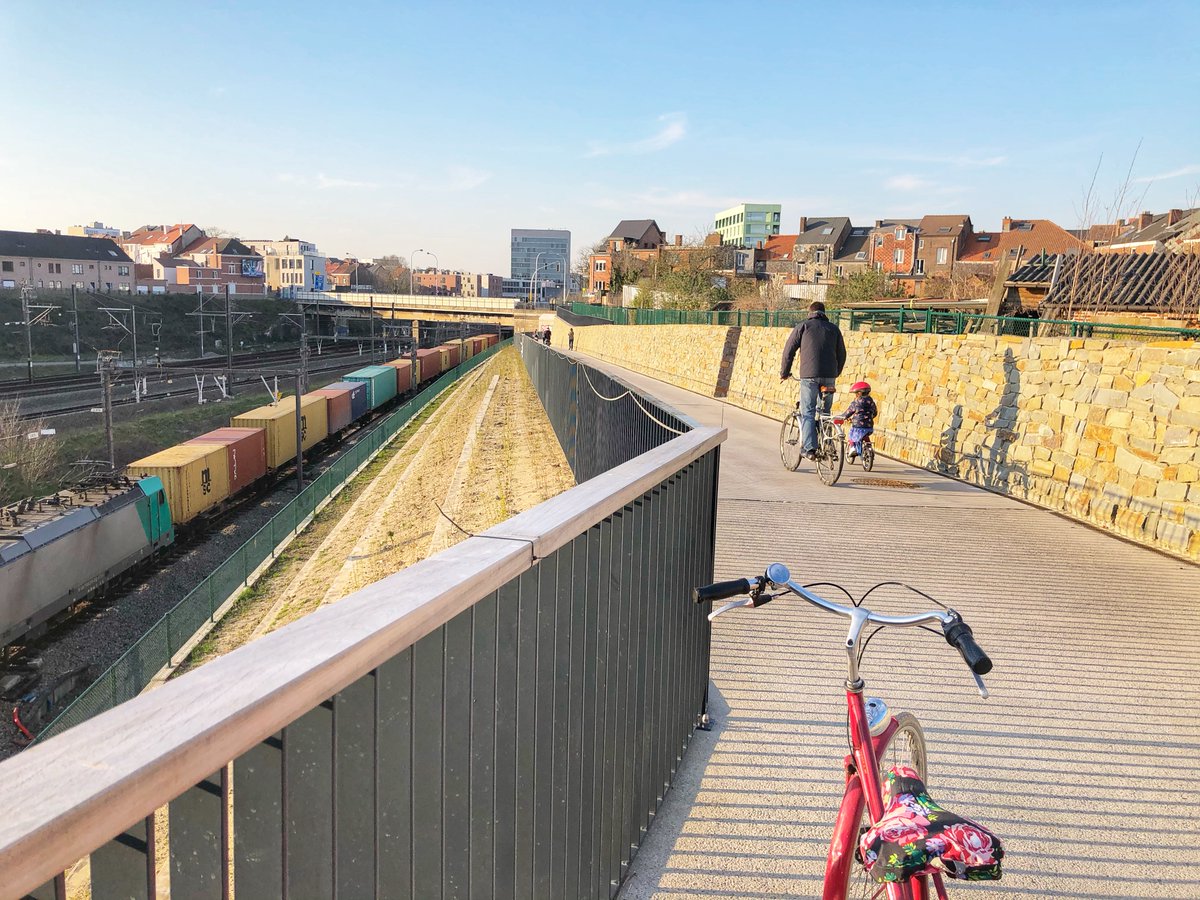 Heel blij met het nieuwe #Bellevue #fietspad dat Heverlee verbindt met Kessel-Lo #leuven #leuvenfietsstad <a href="/stadleuven/">Stad Leuven</a> <a href="/visitleuven/">visit leuven</a> <a href="/VisitVlaBrabant/">Visit Vlaams-Brabant</a> <a href="/LeuvenBeeld/">Leuven In Beeld</a>
