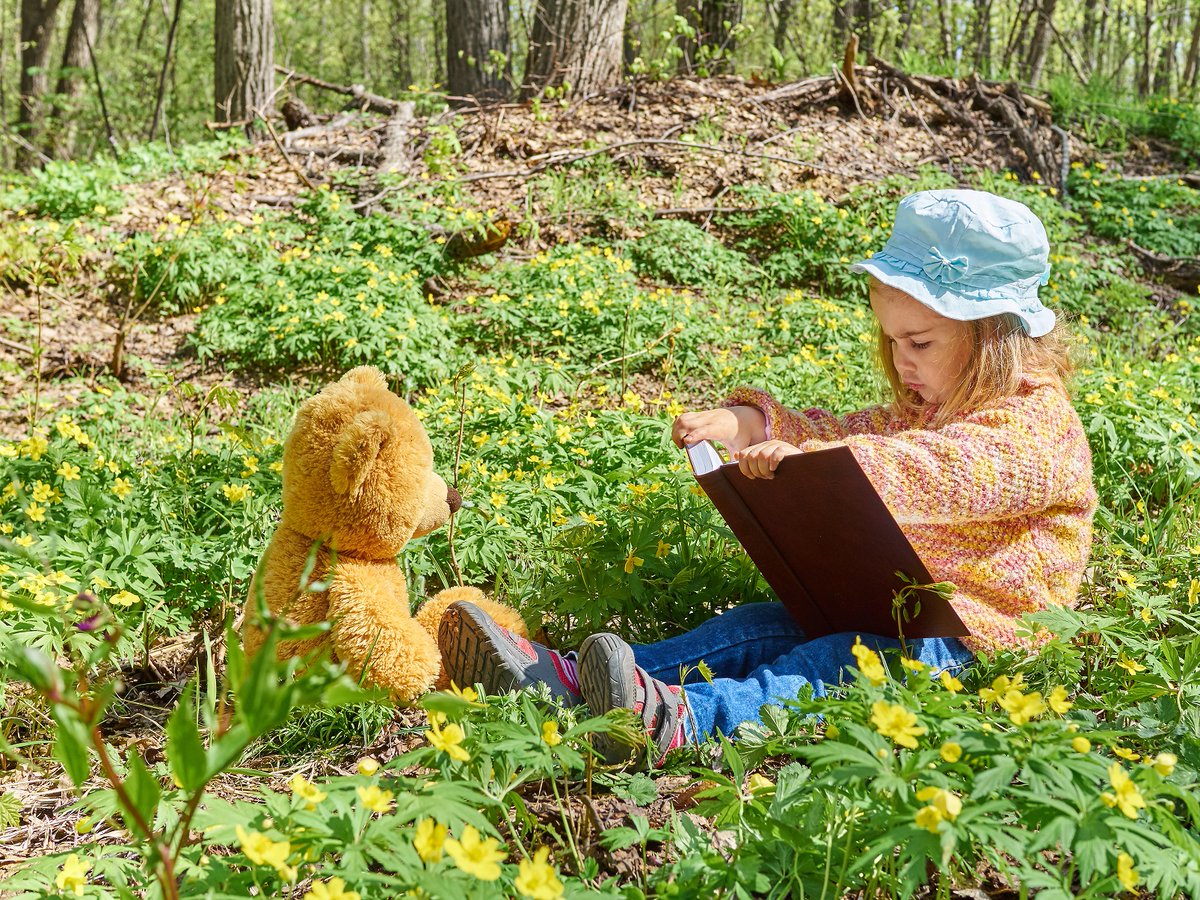 NorfolkCC's tweet photo. Today we're launching our children's #NorfolkLibrariesChallenge!🌟

Keep your eager readers 📚 busy while they're at home with the @NorfolkLibs daily challenges throughout the whole of April.

Print out the calendar &amp; watch our feeds for a certificate at the end of the month! 🏆 https://t.co/jIwgeRyDO6