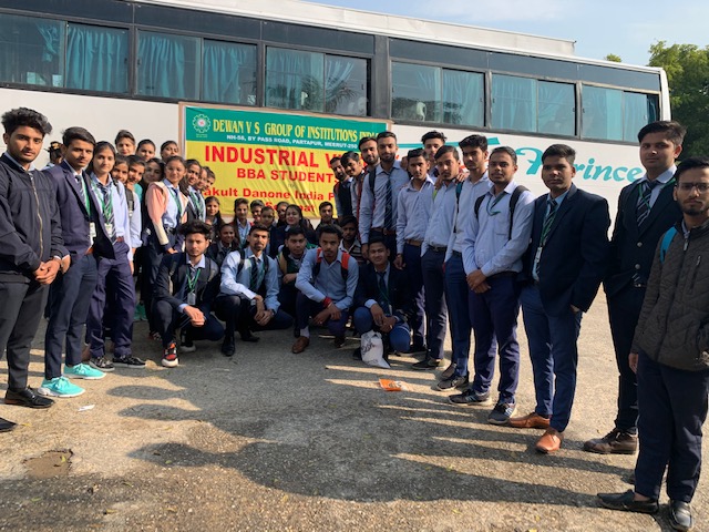 dewangrp's tweet photo. DIMS BBA organized an industrial visit to Yakult Danone India pvt ltd(a joint venture of Japanese and French Company endorsed by Shilpa Shetty), Sonepat on 5th march 2020.
#dvsgi #dewangroup #meerut #dims #BBA #IndustrialVisit https://t.co/2f7l3w2TZD
