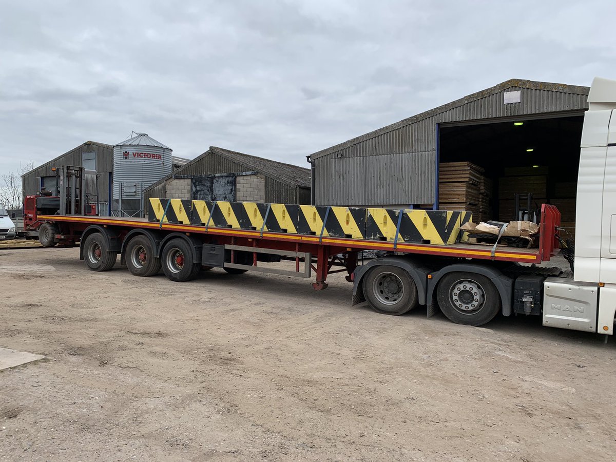 Hostile Vehicle mitigation #sentryblock 2 loads sorted and ready for emergency response 
#hostilevehiclemitigation
#temporaryfencing
#crowdbarrier
 #emergencyresponse #crisisresponse