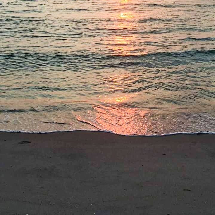 nut_jer's tweet image. 𝐵𝑒 𝑦𝑜𝑢𝑟𝑠𝑒𝑙𝑓.  𝐴𝑛 𝑜𝑟𝑖𝑔𝑖𝑛𝑎𝑙 𝑖𝑠 𝑎𝑙𝑤𝑎𝑦𝑠 𝑤𝑜𝑟𝑡𝘩 𝑚𝑜𝑟𝑒 𝑡𝘩𝑎𝑛 𝑎 𝑐𝑜𝑝𝑦.

จงเป็นตัวของตัวเอง ของแท้มีคุณค่ามากกว่าของเลียนแบบเสมอ

@nut_jer