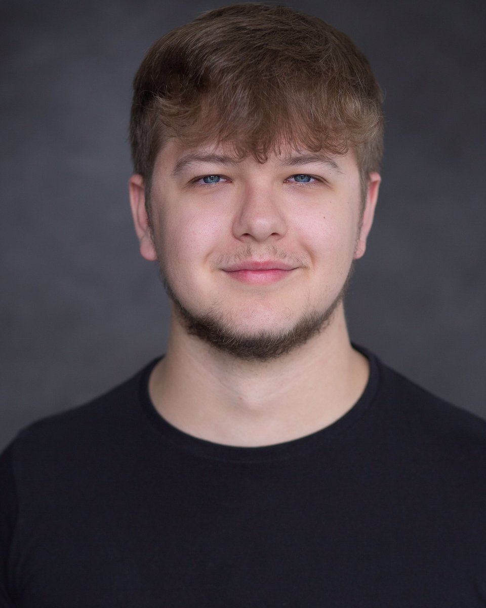 PhilipLeary3's tweet photo. @stagecentre Hello 

My name is Philip Leary and I’m a current third year at The Arden School Of Theatre 

Here is my spotlight link and head shot 
Spotlight Link: https://t.co/RzK4t1nKJR https://t.co/yohG45tVD8