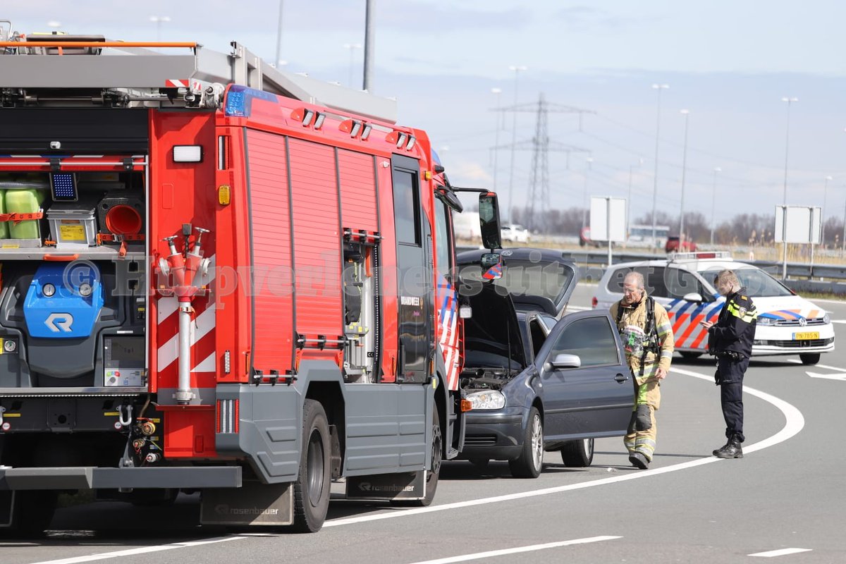 Melding brandweer Almere Poort inzake voertuigbrand